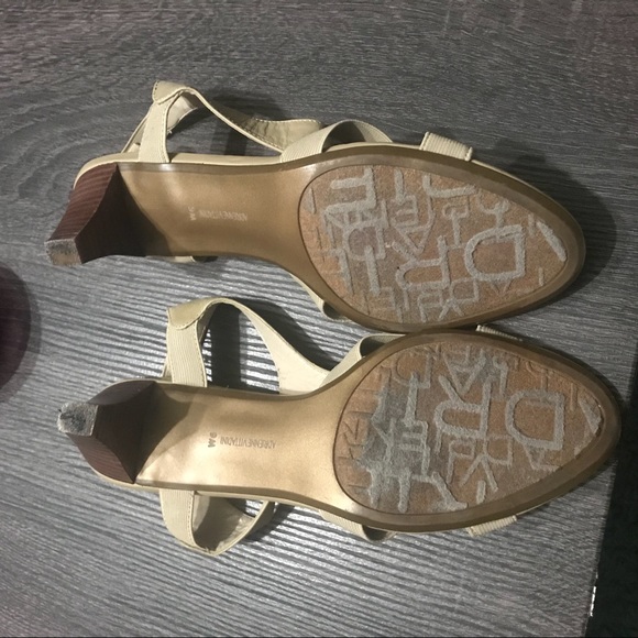 SOLD 🎉ADRIENNE VITTADINI Nude Sandals Heels 9 M - Picture 5 of 5